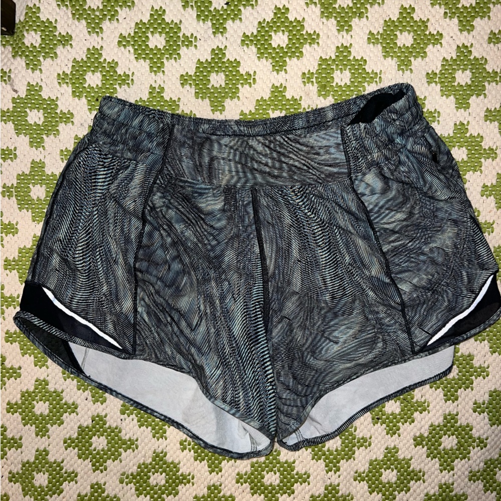 Lululemon track that shorts in 10 tall